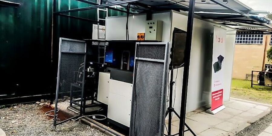 Solar-powered cold chain machinery
