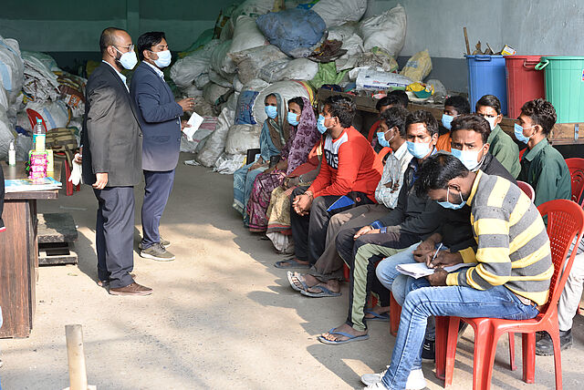 Training for informal waste collectors in Varanasi, India