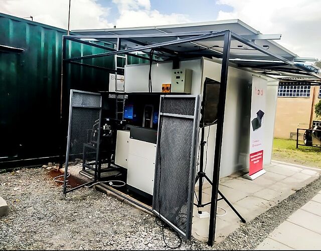Solar-powered cold chain machinery
