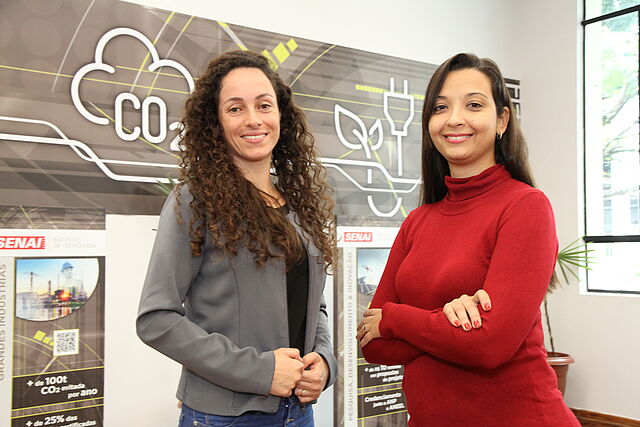 Natalia Faria and Ana Carolina de Paula certified as energy auditors / Photo Credit: Guilherme Bessa