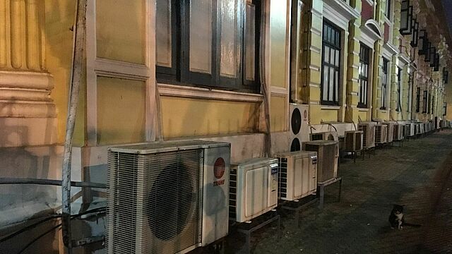 Air/C's in front of House